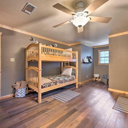 Broken Bow Retreat On 2 Acres With Hot Tub And Deck! Villa Buitenkant foto