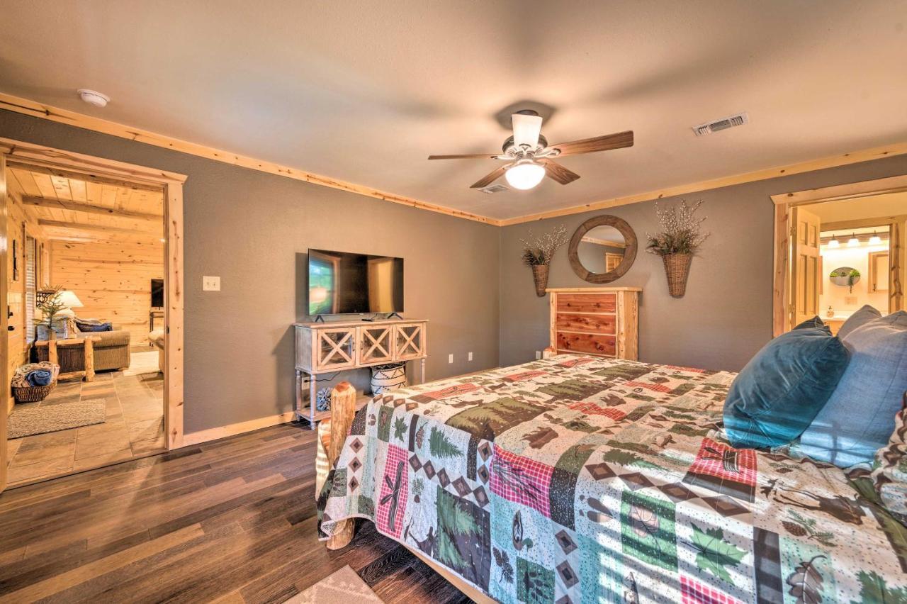 Broken Bow Retreat On 2 Acres With Hot Tub And Deck! Villa Buitenkant foto
